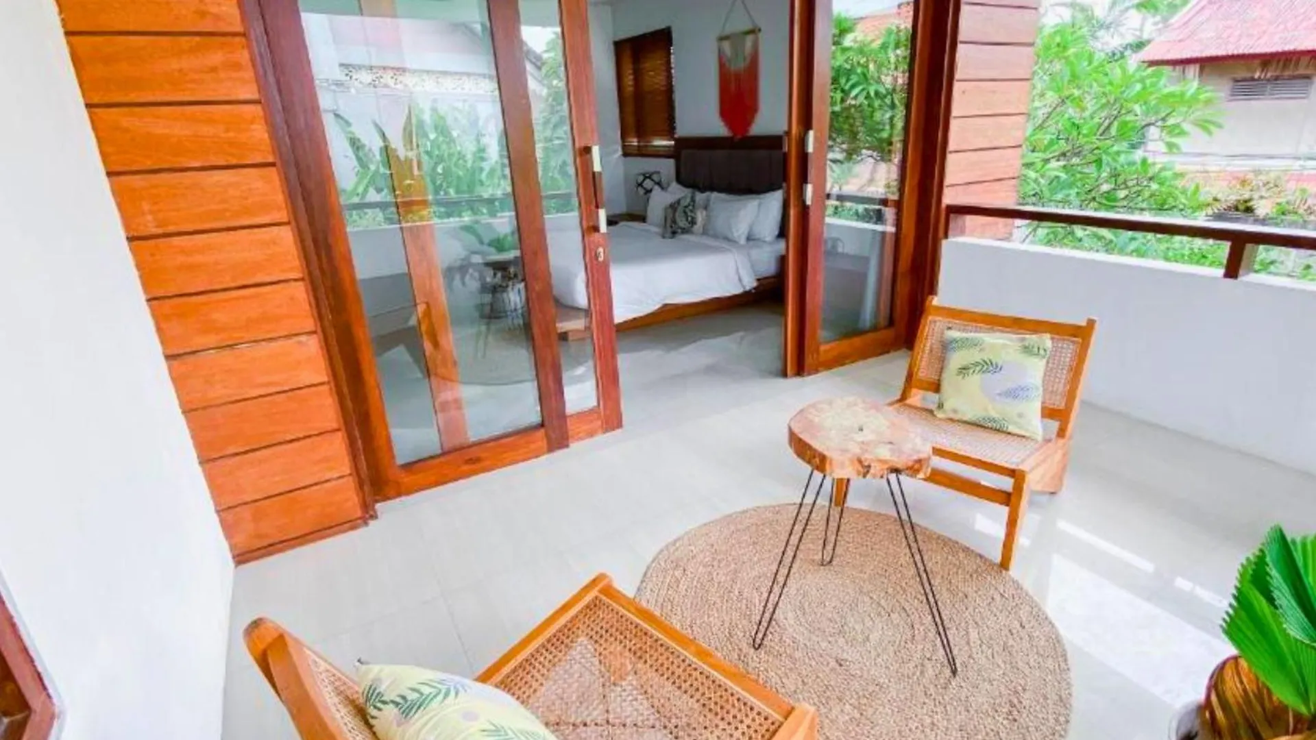 Spacious 2 Bedroom Private Pool Villa Zn108 Seminyak